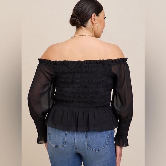 940. 6X - TORRID - Black Crinkle Chiffon Smocked Waist Off-Shoulder Crop Top NEW - Picture 3 of 4